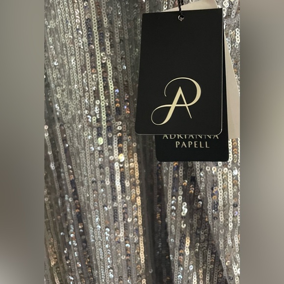 Nwt Adrianna Papell Sequin Cutaway Gown Silver women’s Size 8  US  $ 219 - Picture 15 of 16